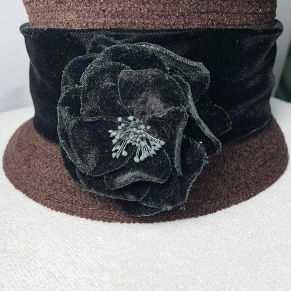 HOODLUMS Chenille and velvet bucket hat